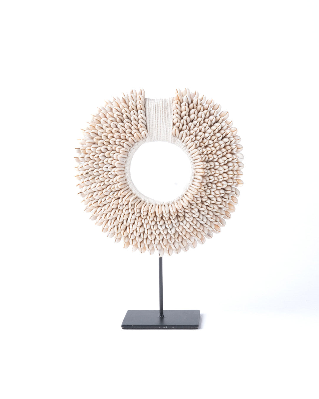 Adorno Saleh decorativo con pedestal