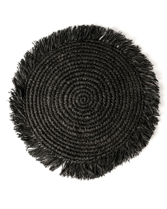 Mantel individual de rafia wetar decorativo redondo, hecho a mano con fibras naturales en acabado negro, 45 cm de diámetro, Hecho en Indonesia