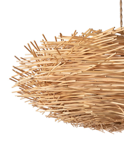 Lampara colgante de techo de ratán natural Soka con forma de nido, hecha a mano con acabado natural, altura 35 cm diámetro 70 cm, origen Indonesia