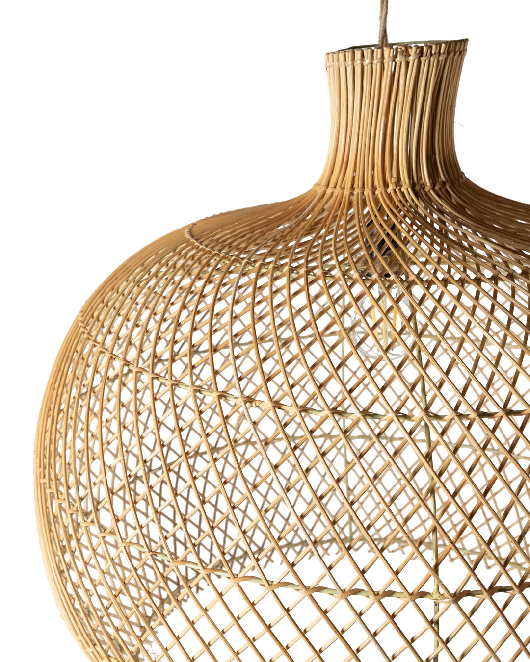 Lámpara colgante de techo de ratán natural Teratai redonda.