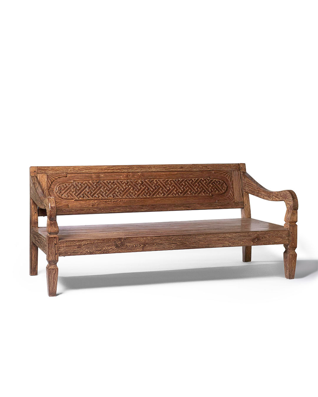 sofa de madera natural macizo de teca Batu Karas, tallado a mano con apoya brazos y respaldo, acabado natural, altura 85 cm largo 205 cm ancho 100 cm, fabricado en Indonesia