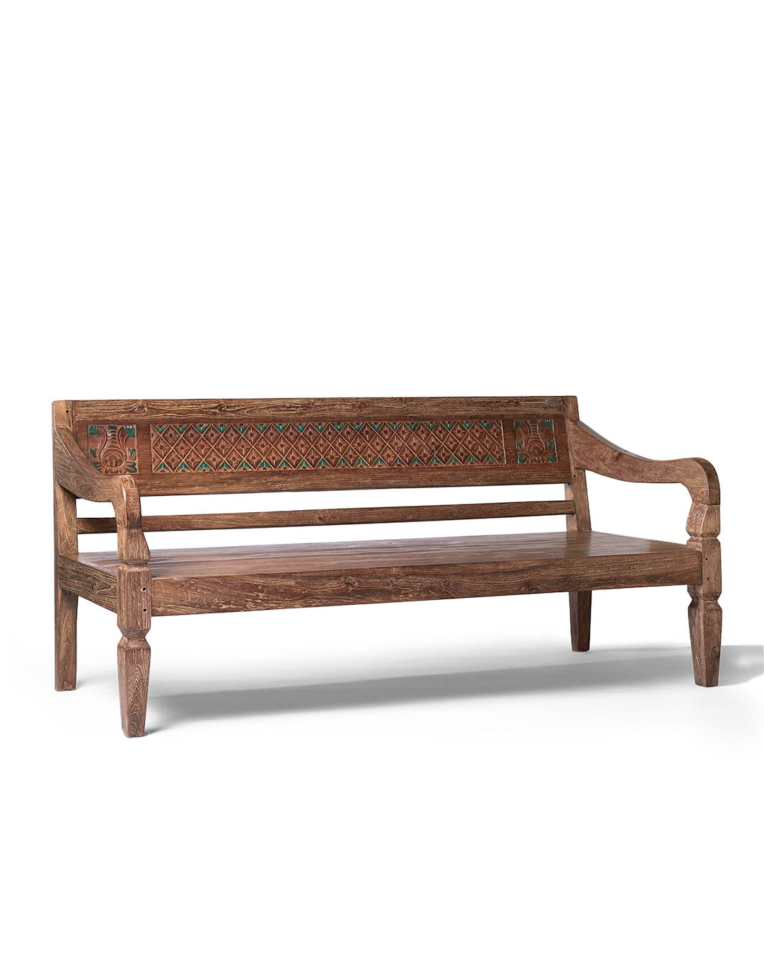 sofa de madera natural macizo de teca Batu Karas, tallado a mano con apoya brazos y respaldo, acabado natural, altura 85 cm largo 205 cm ancho 100 cm, fabricado en Indonesia