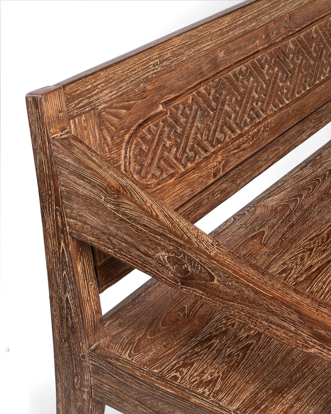 sofa de madera natural macizo de teca Batu Karas, tallado a mano con apoya brazos y respaldo, acabado natural, altura 85 cm largo 205 cm ancho 100 cm, fabricado en Indonesia