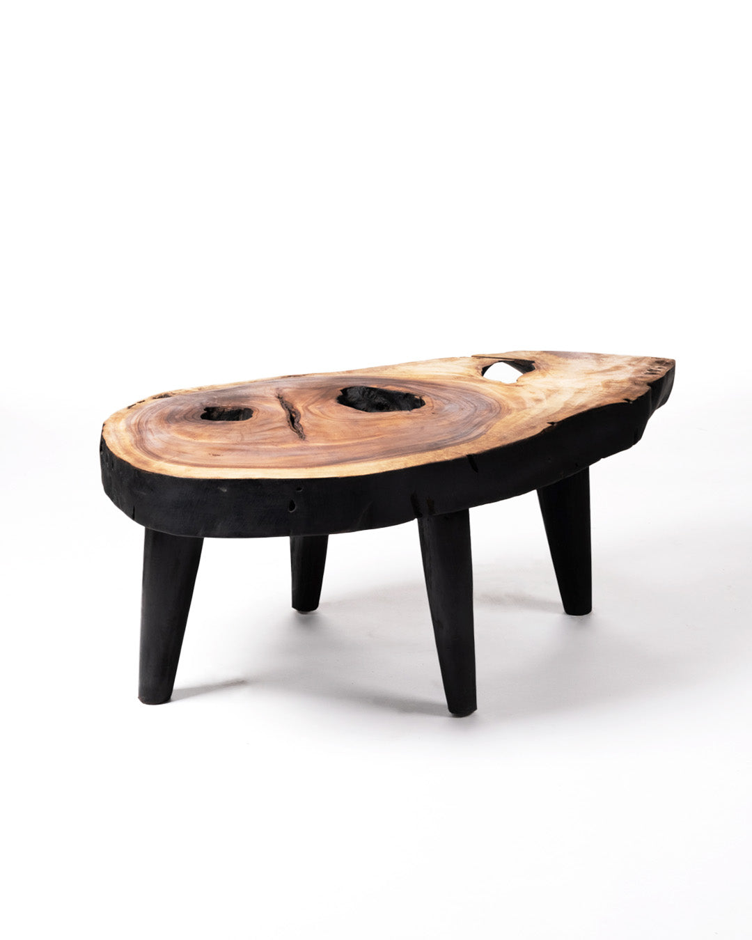 Mesa de centro de madera maciza natural de teca Bau Bau tronco rustico, hecho a mano acabado natural con detalles en negro, disponible en diferentes medidas, origen Indonesia