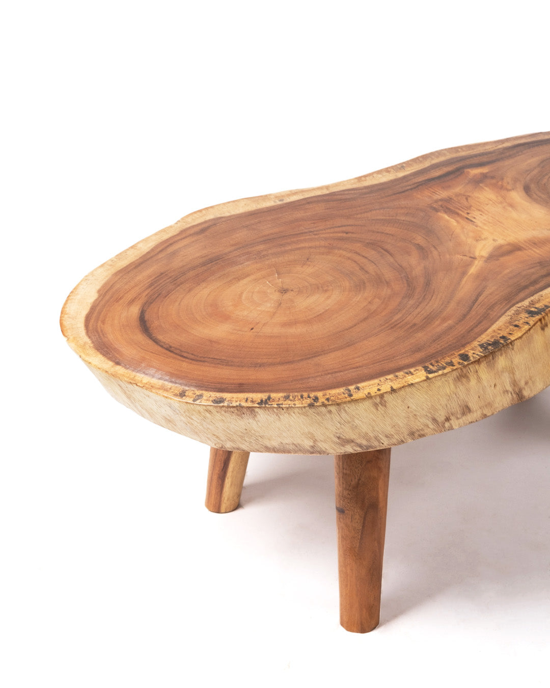 Mesa de centro de madera maciza natural de samán Puna tronco rustico, ovalada, hecha a mano con acabado natural y patas de madera, 52 cm Alto 140 cm Largo 70 cm Profundidad 12 cm Espesor mesa, origen Indonesia