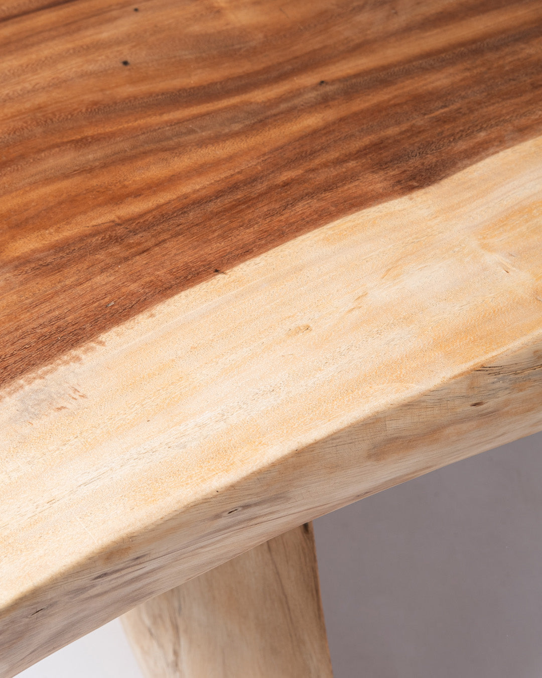 Mesa de comedor de madera maciza natural de Samán Malino rectangular, hecha a mano en una sola pieza con acabado natural, consultar medidas disponibles, origen Indonesia