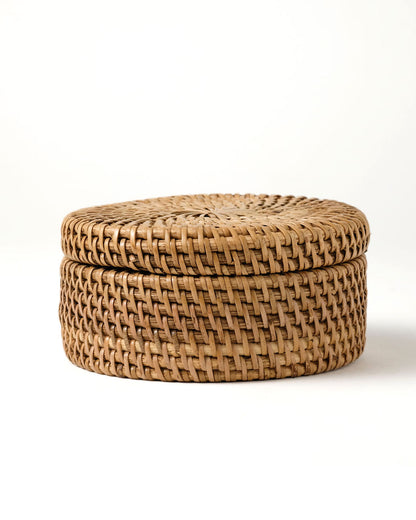 Caja de ratán 100% natural Bawean decorativa, trenzado a mano, acabado natural con tapa, redondo 12 cm de diámetro, fabricado en Indonesia