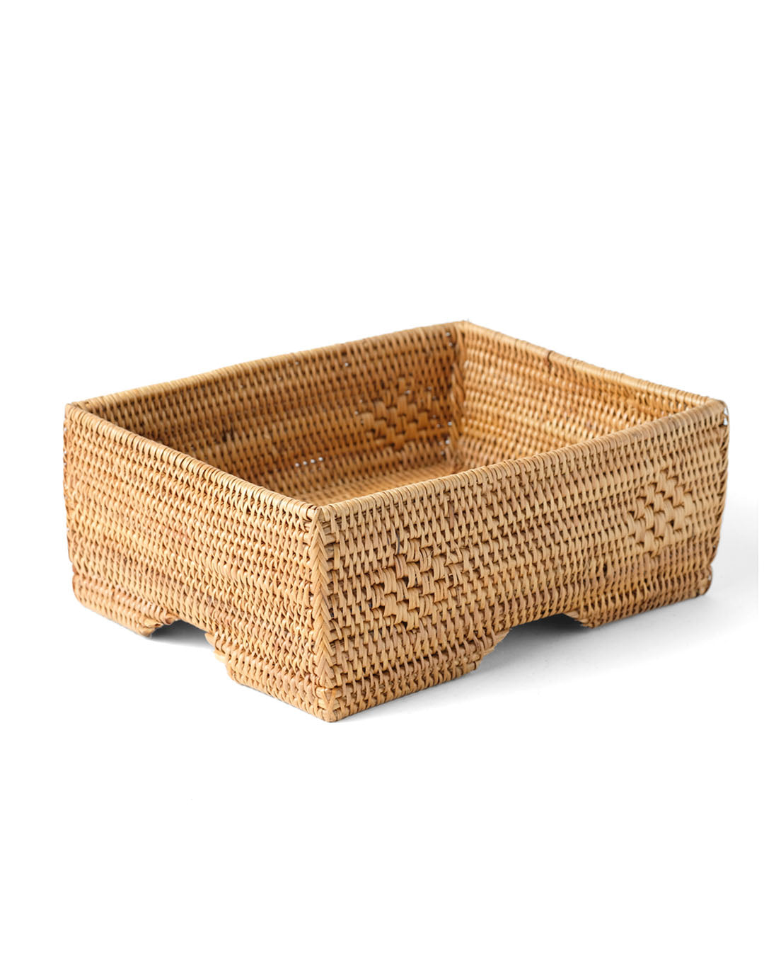 Servilletero decorativo Sumedang de ratán natural echo a mano en Indonesia, altura 8 cm largo 20 cm profundidad 16 cm.