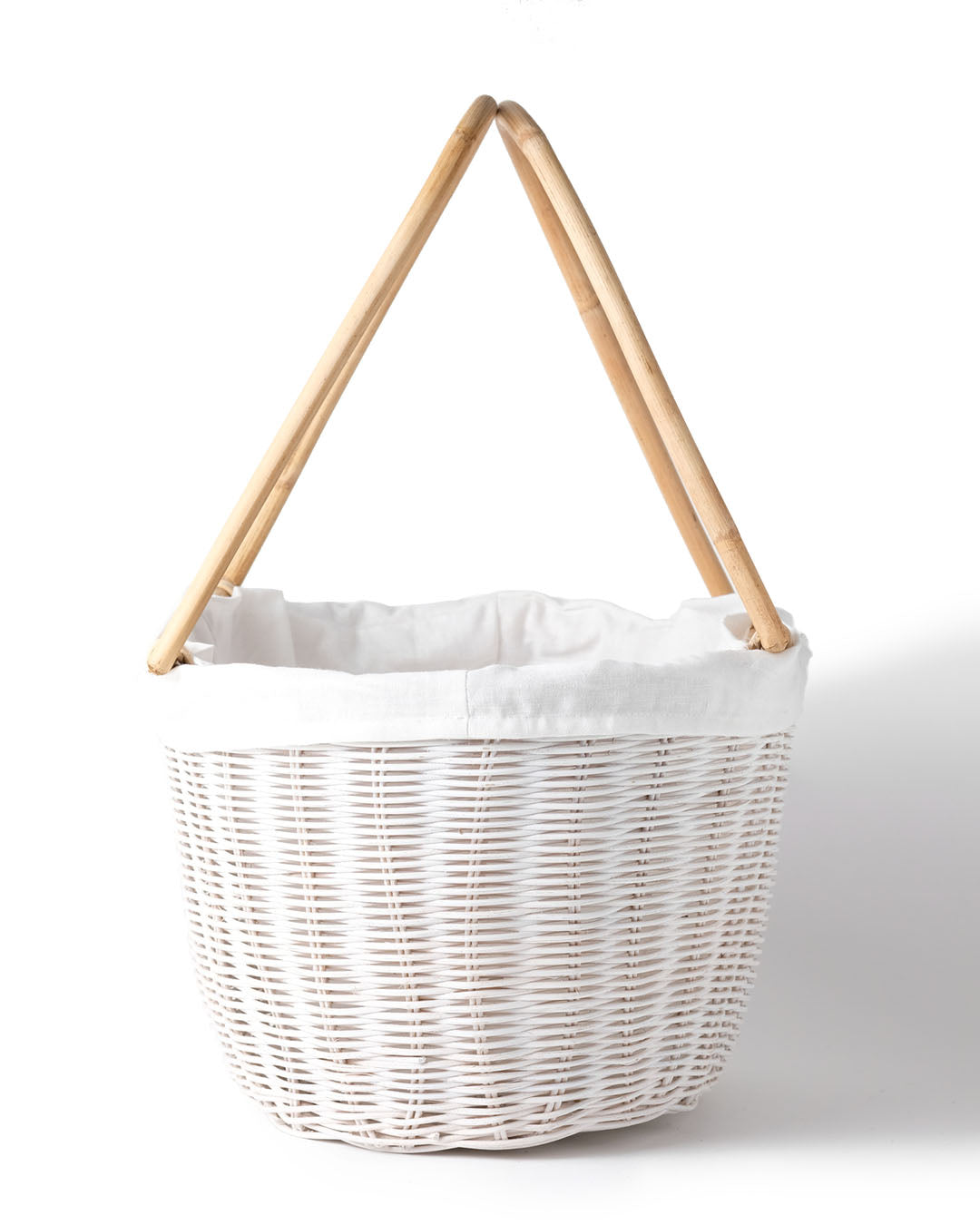 Cesta de ratán 100% natural Halmahera decorativa con asas de bambú y funda interior de tela, hecha a mano  con fibras naturales, forma ovalada, acabados en color natural, blanco y negro, Alto 38 cm Ancho 41 cm Profundidad 25 cm, fabricado Indonesia