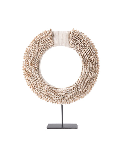 Adorno Saleh decorativo con pedestal