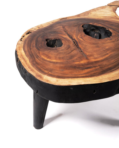 Mesa de centro de madera maciza natural de teca Bau Bau tronco rustico, hecho a mano acabado natural con detalles en negro, disponible en diferentes medidas, origen Indonesia