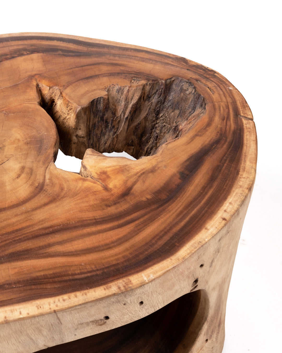 Mesa de Centro de madera maciza natural de samán Ramboe tronco rustico ovalada, hecha a mano con acabado natural, disponible en diferentes medidas, origen Indonesia