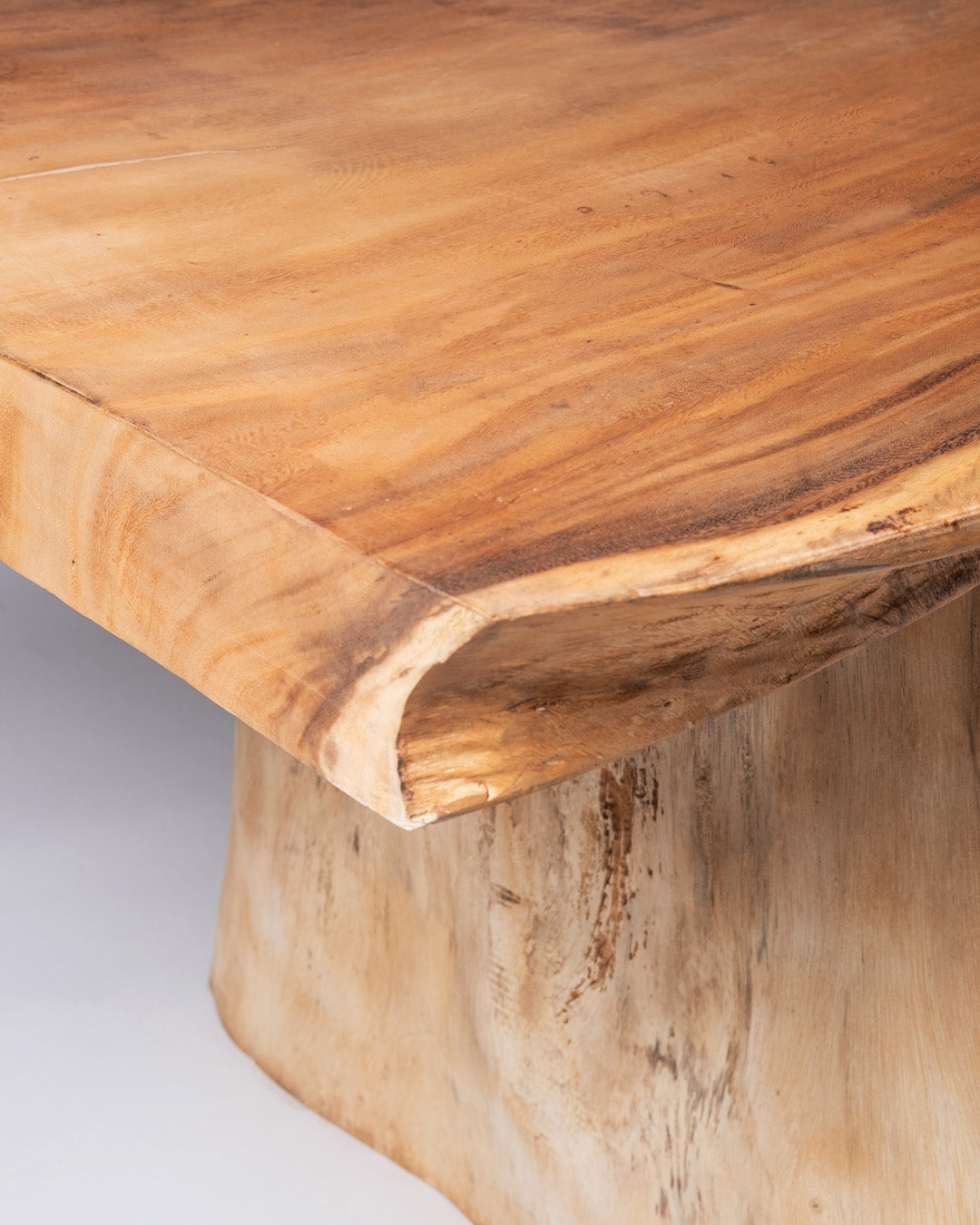 Mesa de comedor de madera natural maciza de samán Bitung rectangular, hecha a mano de una sola pieza  con acabado natural, consultar las medidas disponibles en stock, origen Indonesia