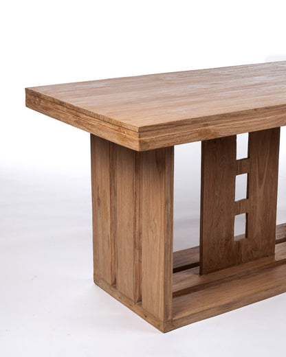 Labua table