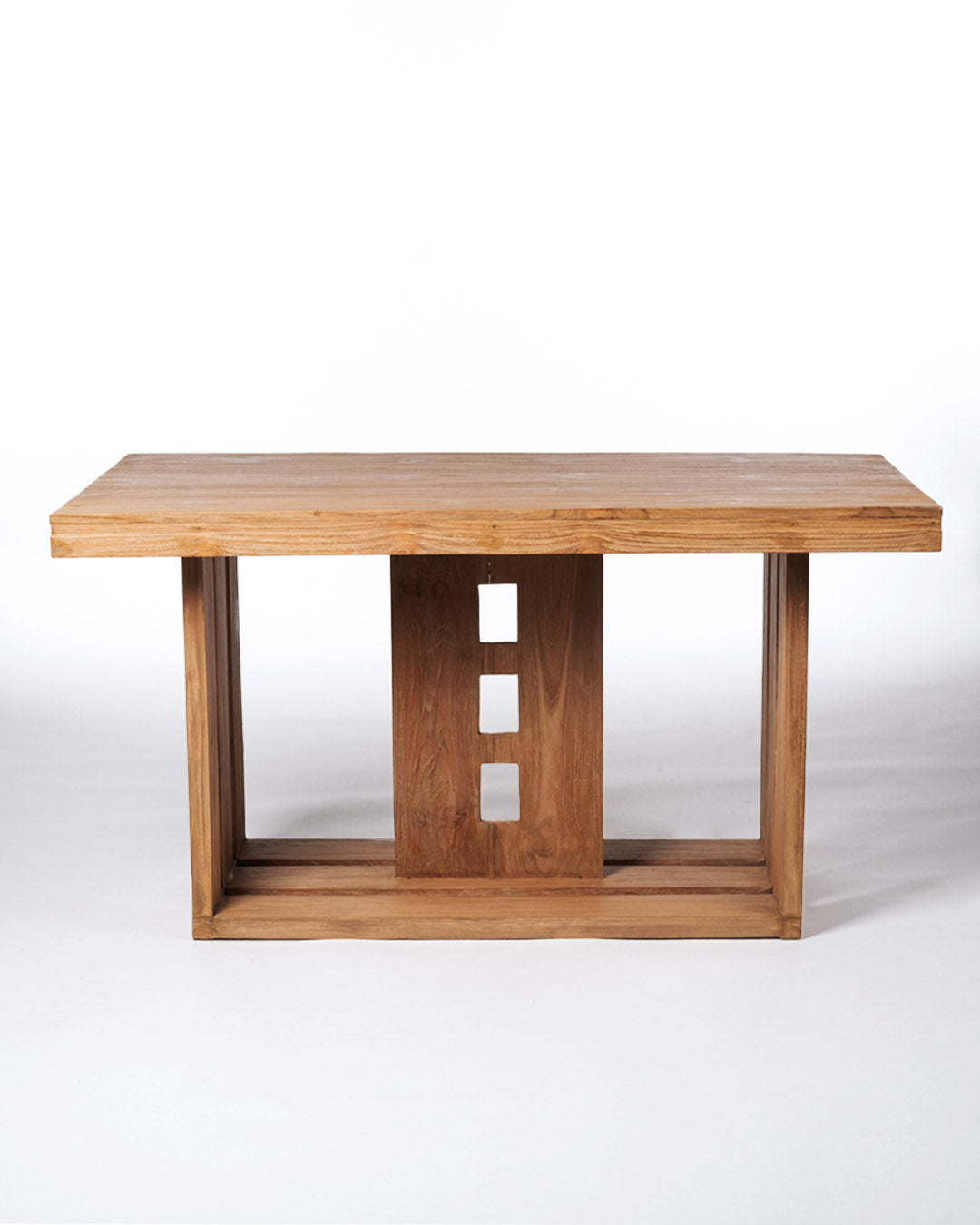 Labua table