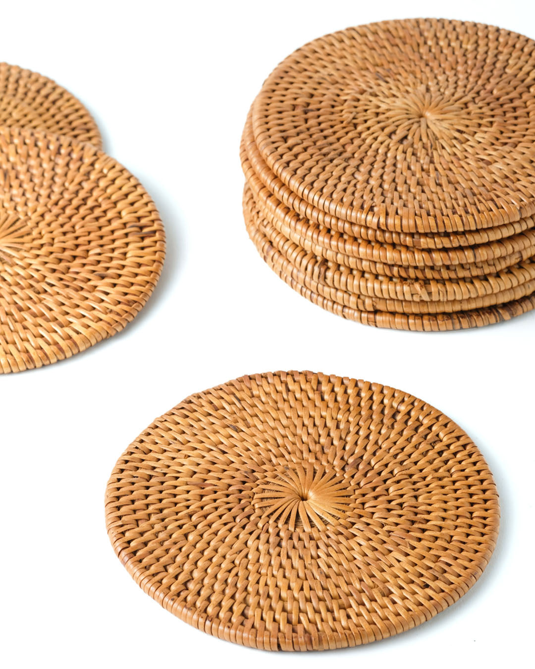 Set de 10 posavasos Parepare de ratán halus echo a mano en Indonesia, Ø10 cm altura 0,3 cm