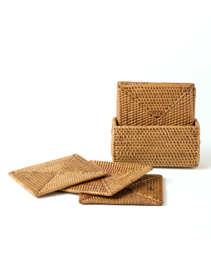 Set de 6 Posavasos Parepare de ratán natural halus echo a mano de Indonesia, cuadrado altura 11 cm largo 11 cm profundidad 4,5 cm.