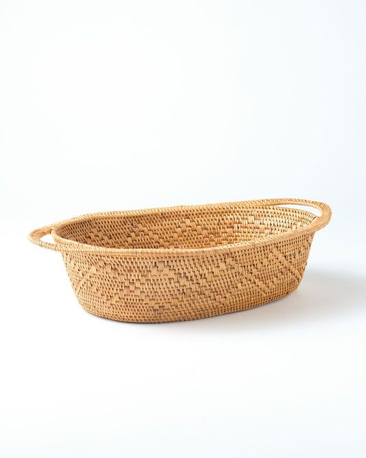 Cesta de ratán 100% natural de halus con asas Ende, hecho a mano con fibras naturales por artesanos, forma ovalada,  altura 15 cm largo 46 cm profundidad 58 cm , fabricado en Indonesia